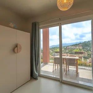 casa-felice-melograno.hotelitalianriviera.com/